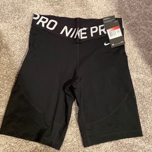 NWT Nike Pro 8” training shorts